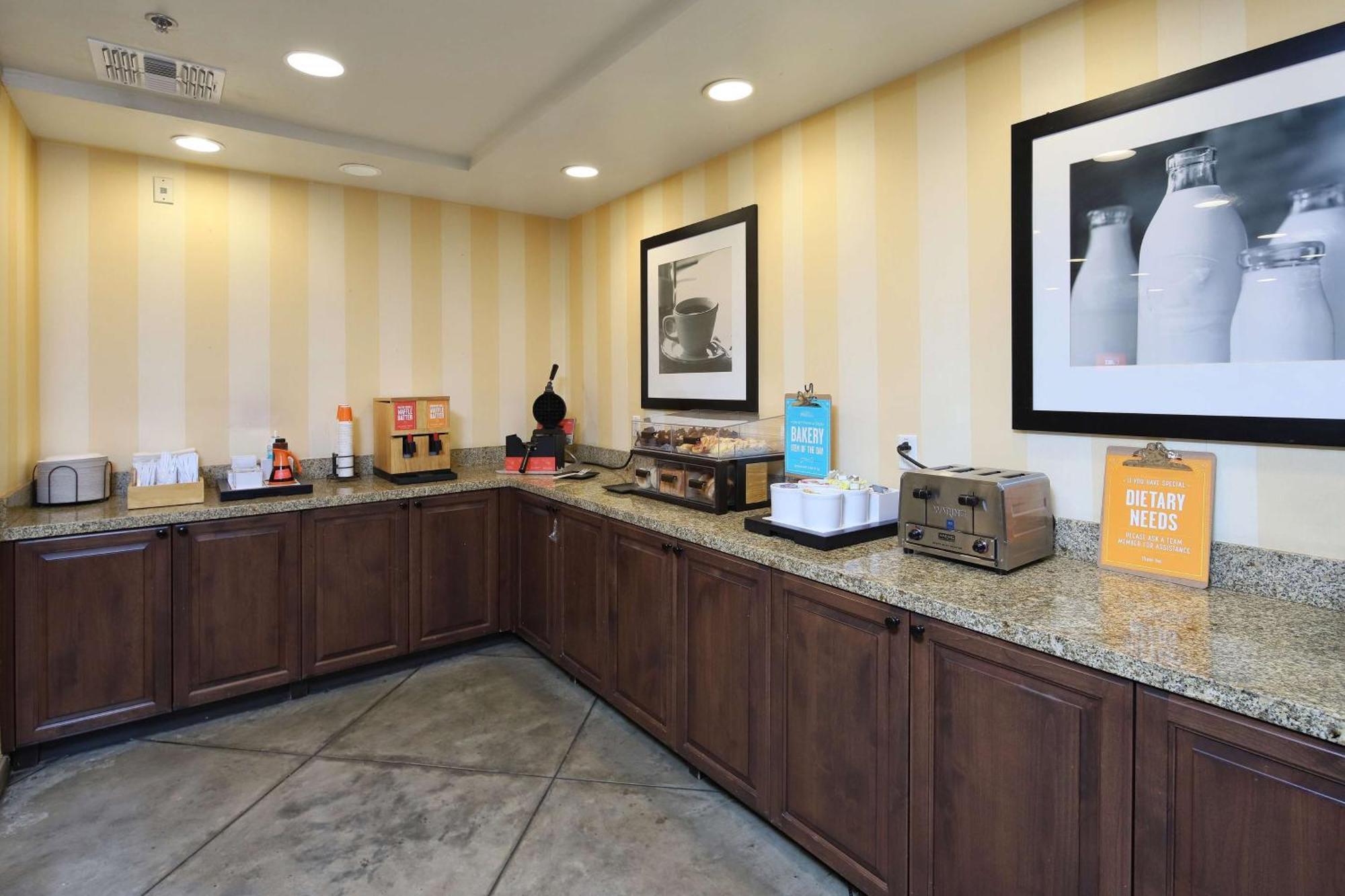Hampton Inn & Suites Tucson Mall Екстериор снимка