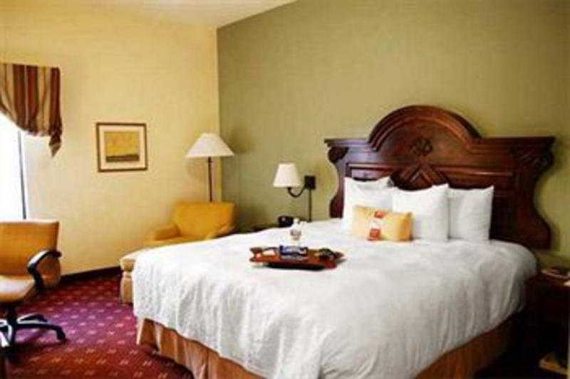 Hampton Inn & Suites Tucson Mall Стая снимка